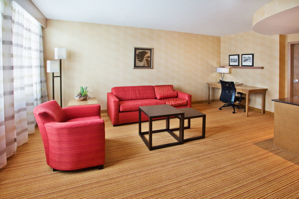 Courtyard By Marriott Toronto Vaughan Extérieur photo